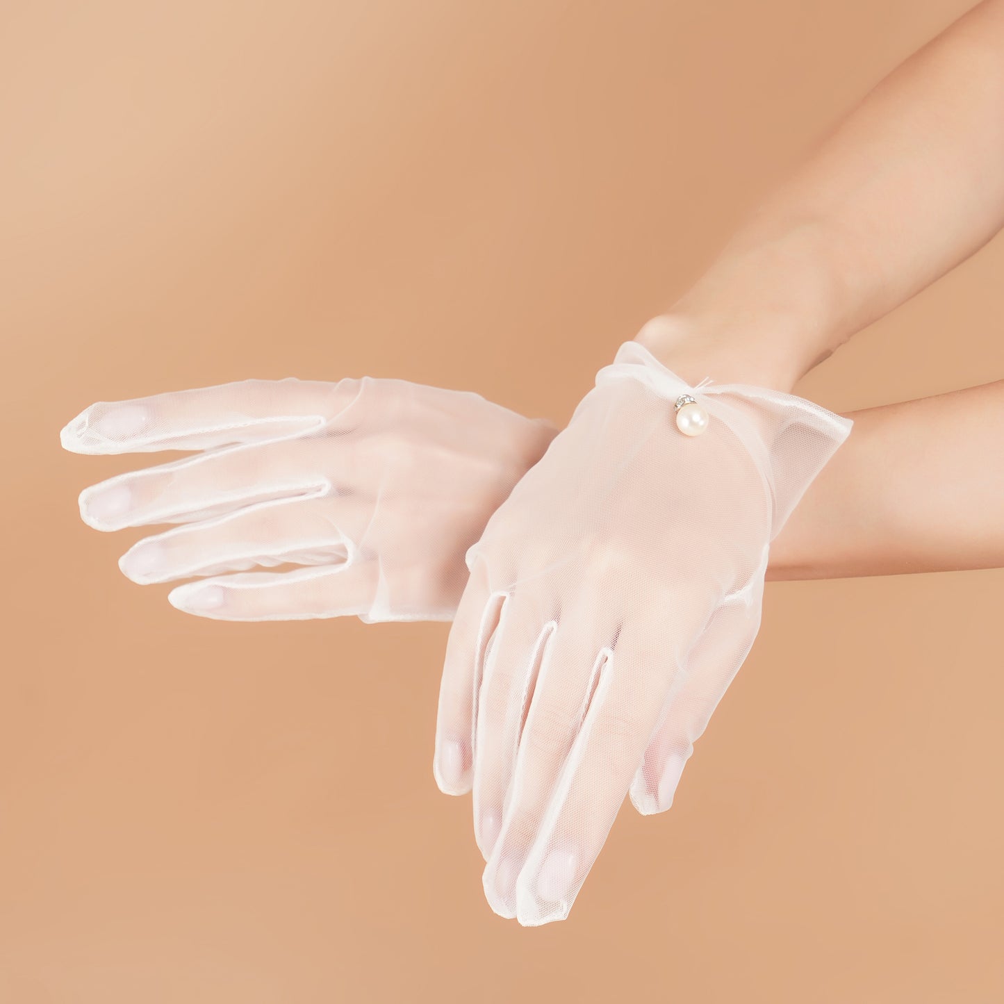 Daisy White Gloves