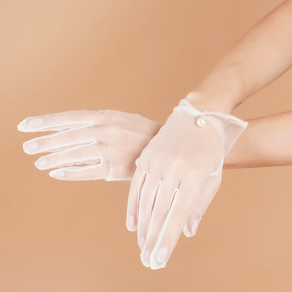 Daisy White Gloves